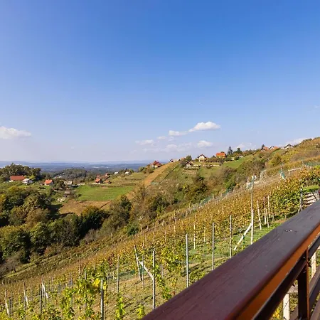 Vineyard Urban - Happy Nyaraló
