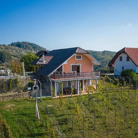 Vineyard Urban - Happy Semesterbostad